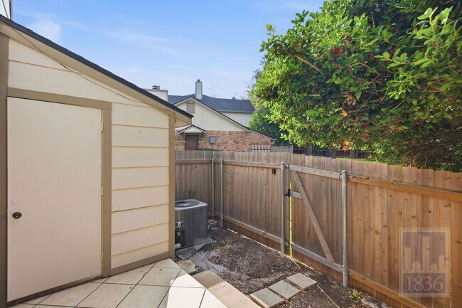 Building Photo - 11821 Bittern Hollow