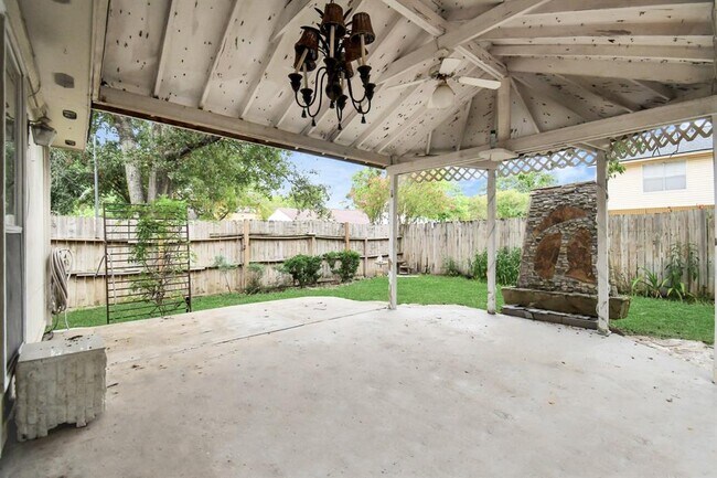 Building Photo - 14810 Cypress Ridge Dr