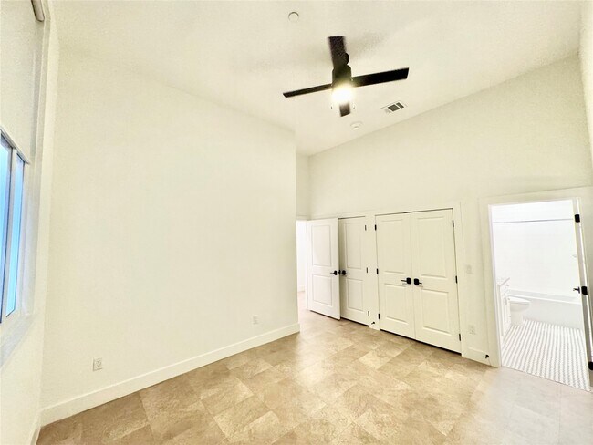 Building Photo - 2102 Mechanic St