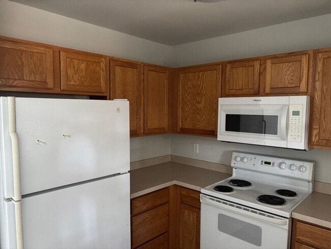 Building Photo - 122 Hornby Cir