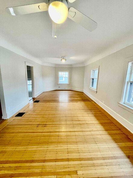 Building Photo - 2412 Girard Ave S
