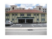 Building Photo - 2404 NE 33rd Ave