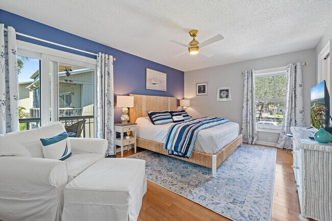 Building Photo - 9170 SE Riverfront Terrace