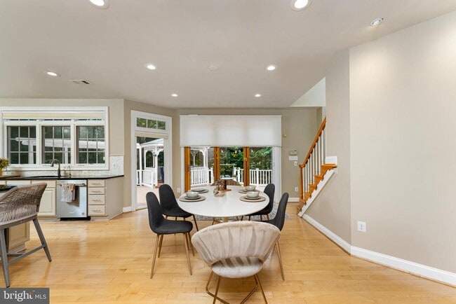 Building Photo - 1445 Mayhurst Blvd