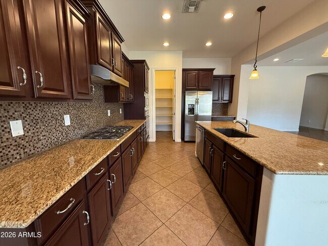 Building Photo - 4045 S Camellia Dr