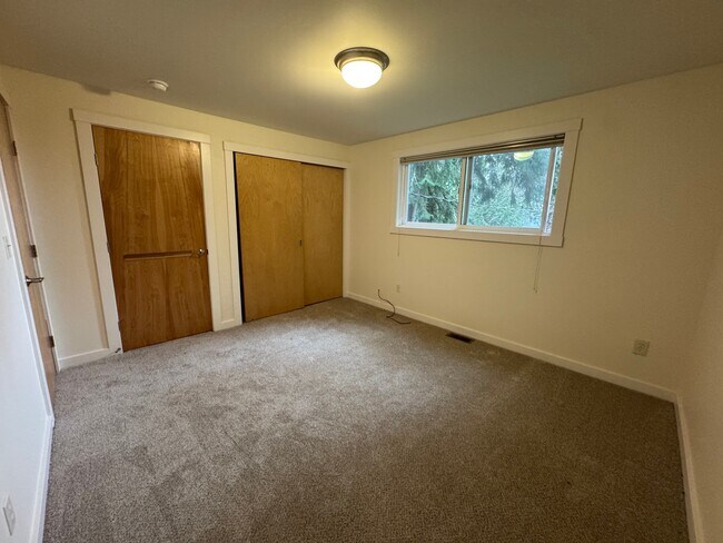 Building Photo - 11022 Palisades Ave SW