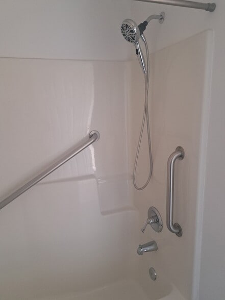 Building Photo - 5120 Rivers Ave