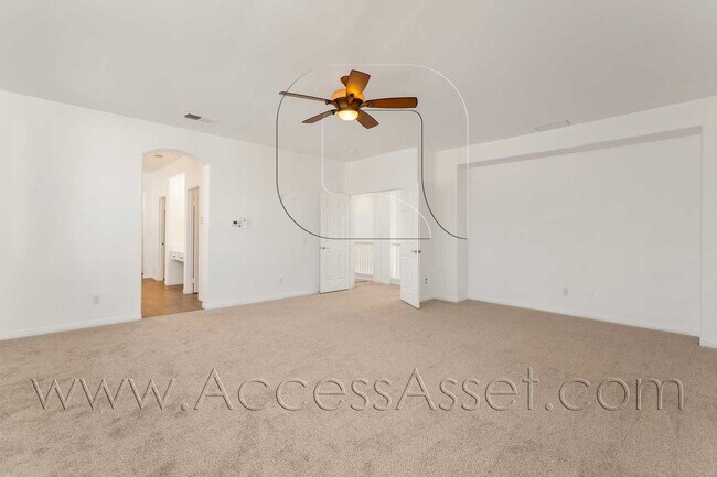 Building Photo - Huge 5 Bed/ 3.5 Bath Home In Desirable Gated Rancho Madera community In Temecula!