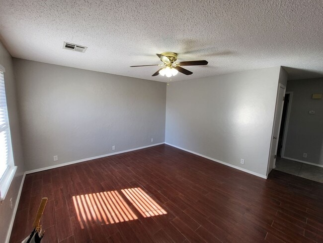 Building Photo - 2 bedroom 1 bathroom house with 1 car garage and central heat and air