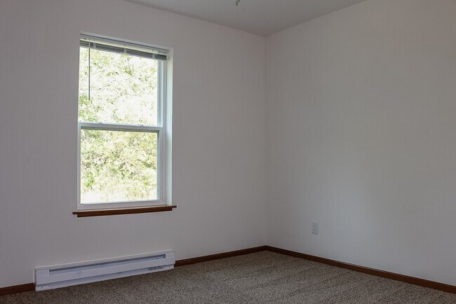 Building Photo - 1223 Salem Dr