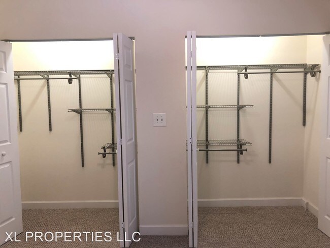 Building Photo - 5423 N Winthrop Ave