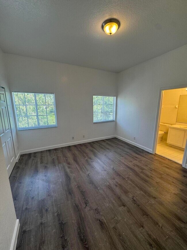 Building Photo - 1161 Colonial Palms Way