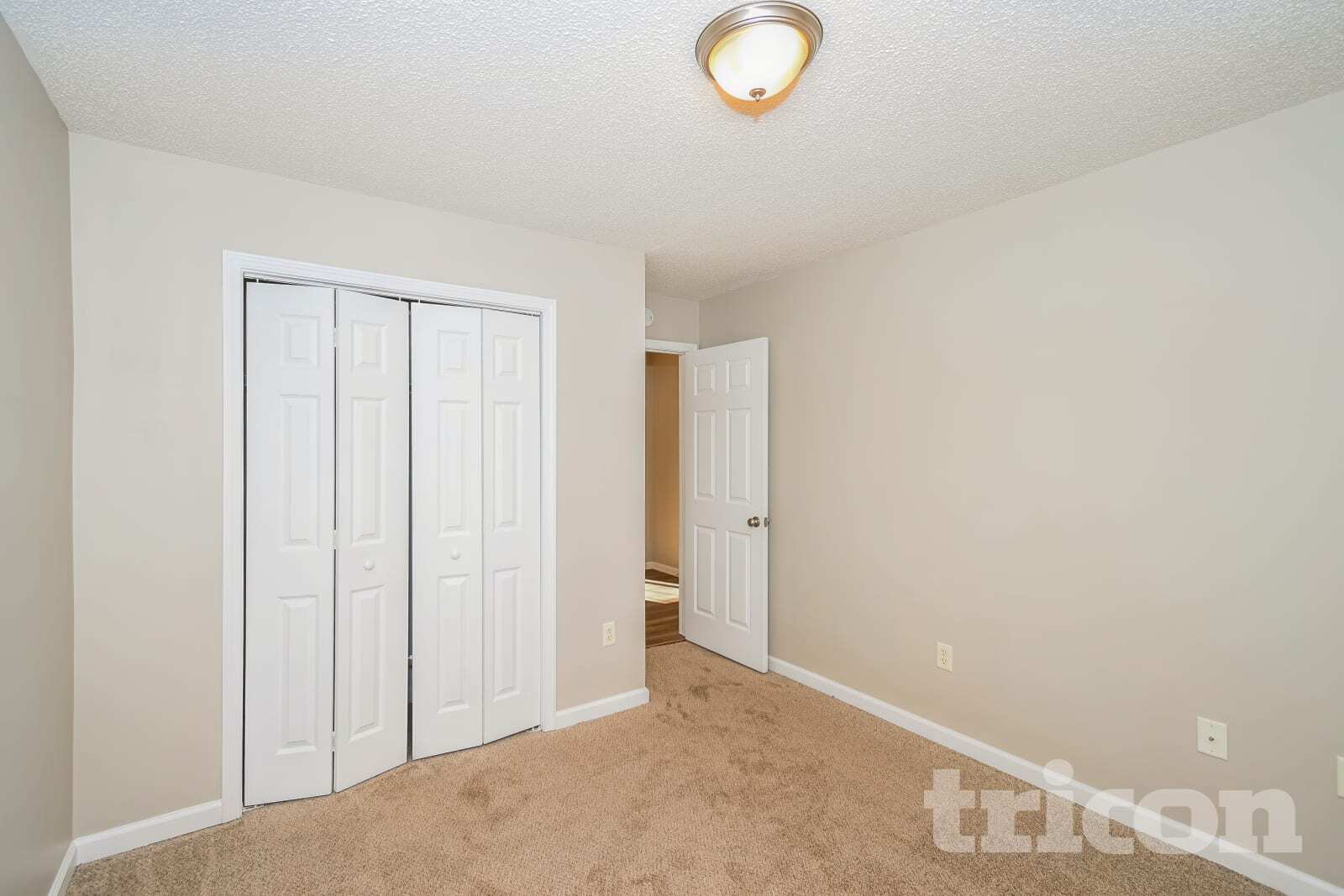 Building Photo - 665 Skyline Dr