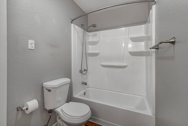 Building Photo - 170 Barracuda St