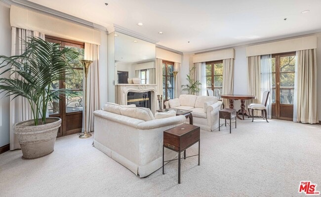 Building Photo - 425 N Maple Dr