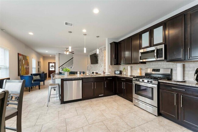 Building Photo - 1415 Woods Lake Ct