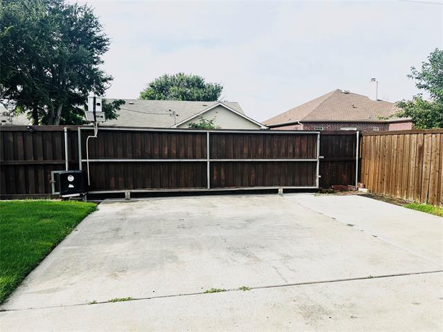 Building Photo - 8218 Luna Dr