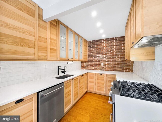 Building Photo - 2725 39th St NW