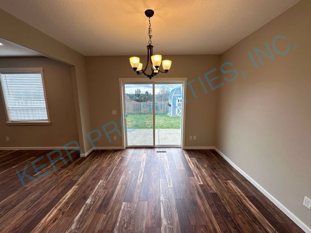 Building Photo - Spacious 4-Bed Gem in Gresham with 2.5 Baths and 2,665 Sq Ft of Comfort!