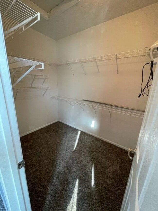 Building Photo - Beautifully Updated Papillion Townhome Nea...