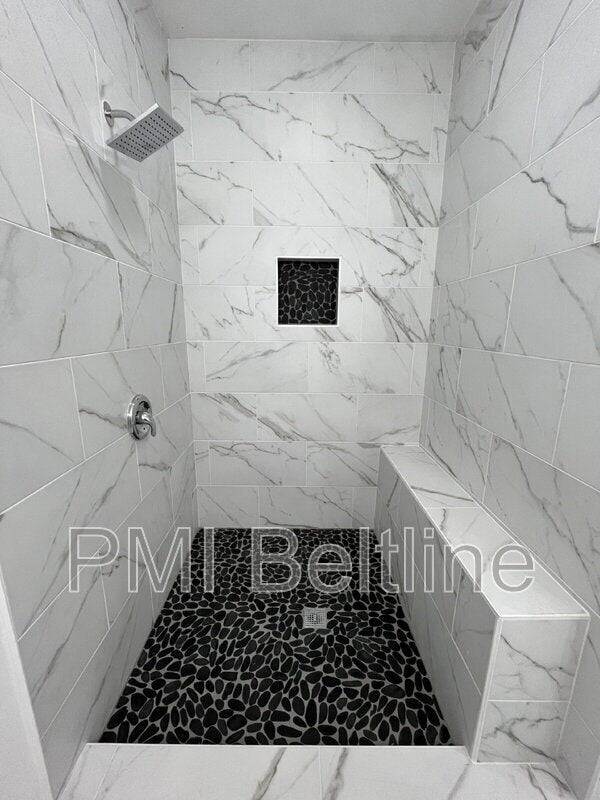 Building Photo - 1321 Bridges Ave SW