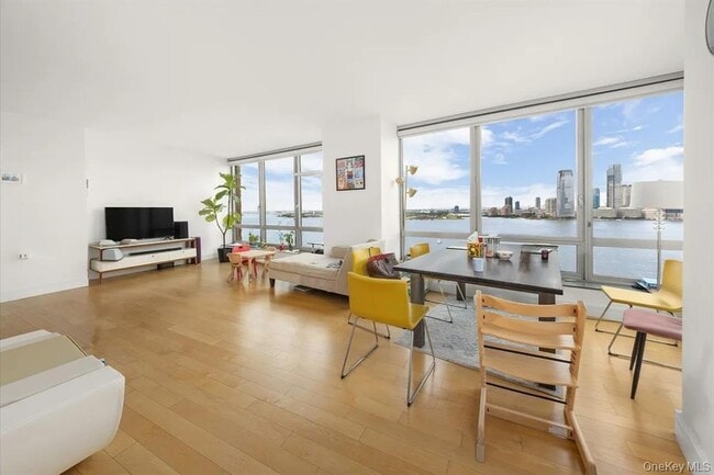 Building Photo - 30 West St