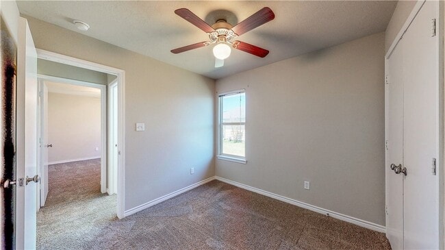 Building Photo - 1000 Windmeadows Dr