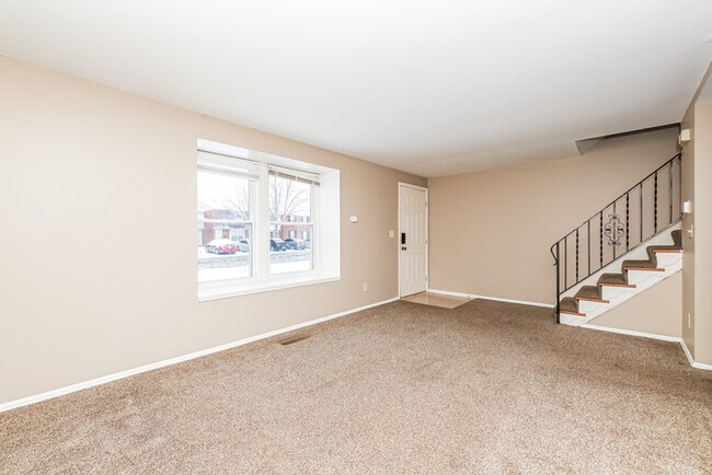 Building Photo - 5877 Taylorsville Rd