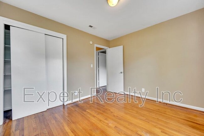 Building Photo - 1720 University Blvd