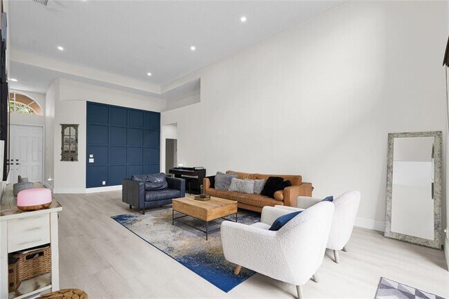 Building Photo - 6386 NW 78th Pl