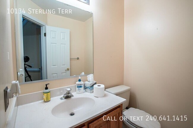 Building Photo - 10134 Sterling Terrace