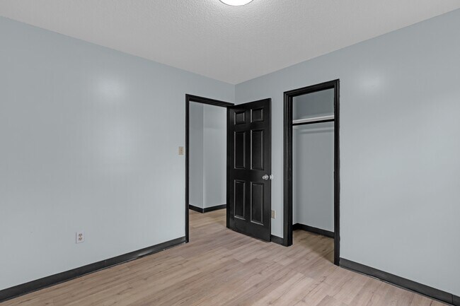 Building Photo - 3135 Mimosa Ave