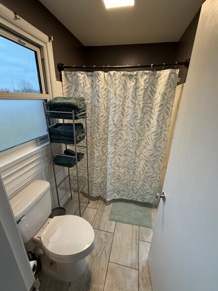 Building Photo - 401 Old Hopkinsville Hwy