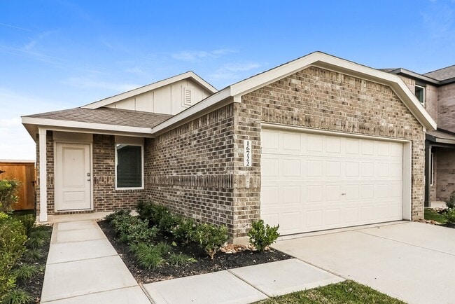 Building Photo - 16722 Old Wagon Wy