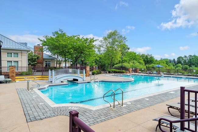 Building Photo - 110 Shearwater Ct E