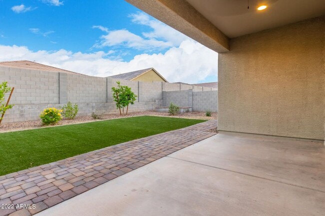 Building Photo - Gorgeous Home in Gated Community