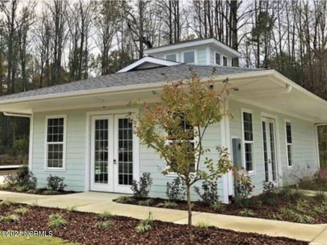 Building Photo - 412 Palisades Dr