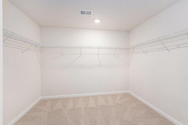 Building Photo - 715 McRoy St