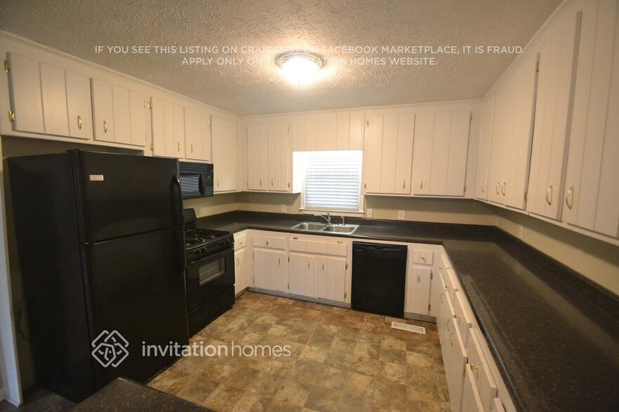 Building Photo - 2887 Country Ln NW