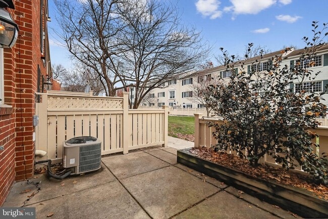 Building Photo - 1455 VA-401