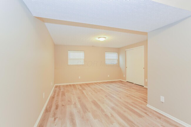 Building Photo - 1527 Berkhard Dr