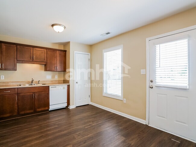 Building Photo - 87 Wolf Creek Ln