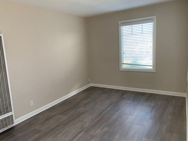 Primary Photo - 1424 Ocean Ave