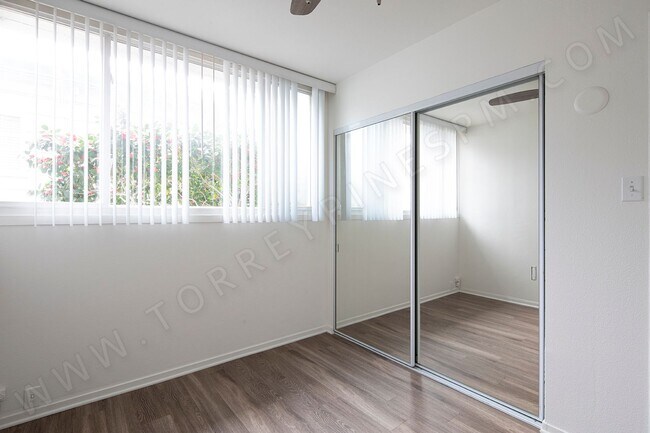 Building Photo - *OPEN HOUSE: 8/30 3-4PM* 2 BR Only 1 Block...