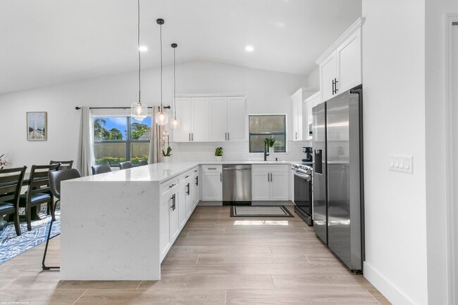 Building Photo - 13781 Barberry Dr