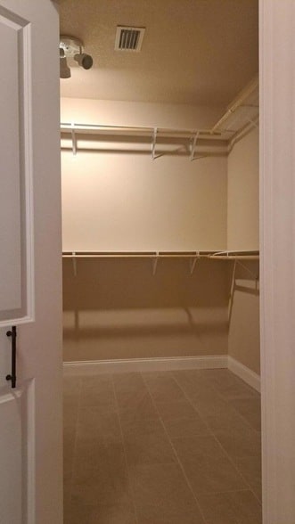 Building Photo - 301 SE Bayview Terrace