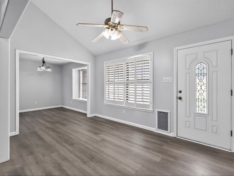 Building Photo - 18270 Stillwood Ln