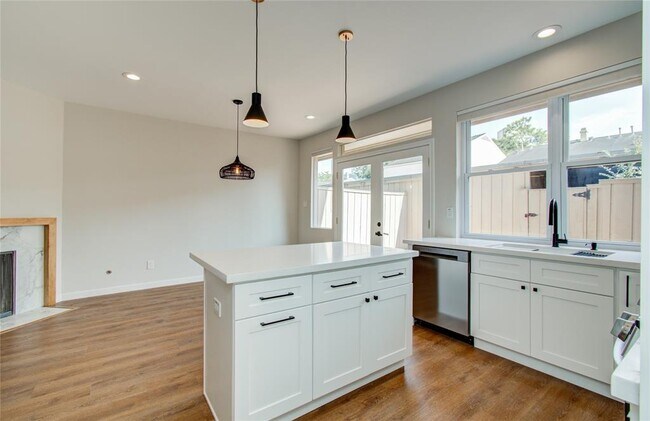 Building Photo - 5839 Sugar Hill Dr
