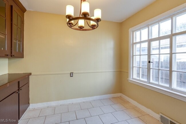 Building Photo - 630 Mineola Ave