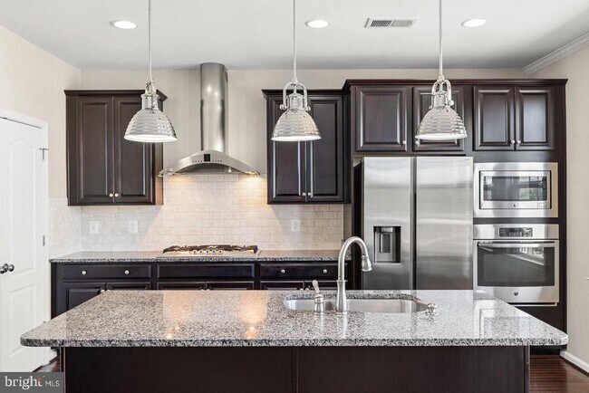 Building Photo - 41678 Wellstone Terrace